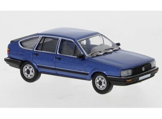 1/87 1985 Volkswagen Passat B2, metallic blue