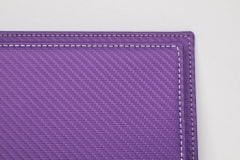 LYRD BOX - 1:18 ÖLÇEK - CARBON MOR SERGİLEME STANDI - (BEYAZ DİKİŞ) LY149