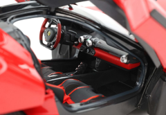 BBR-MODELS - FERRARİ LAFERRARİ 2013 ROSSO CORSA 4P seatbelt red