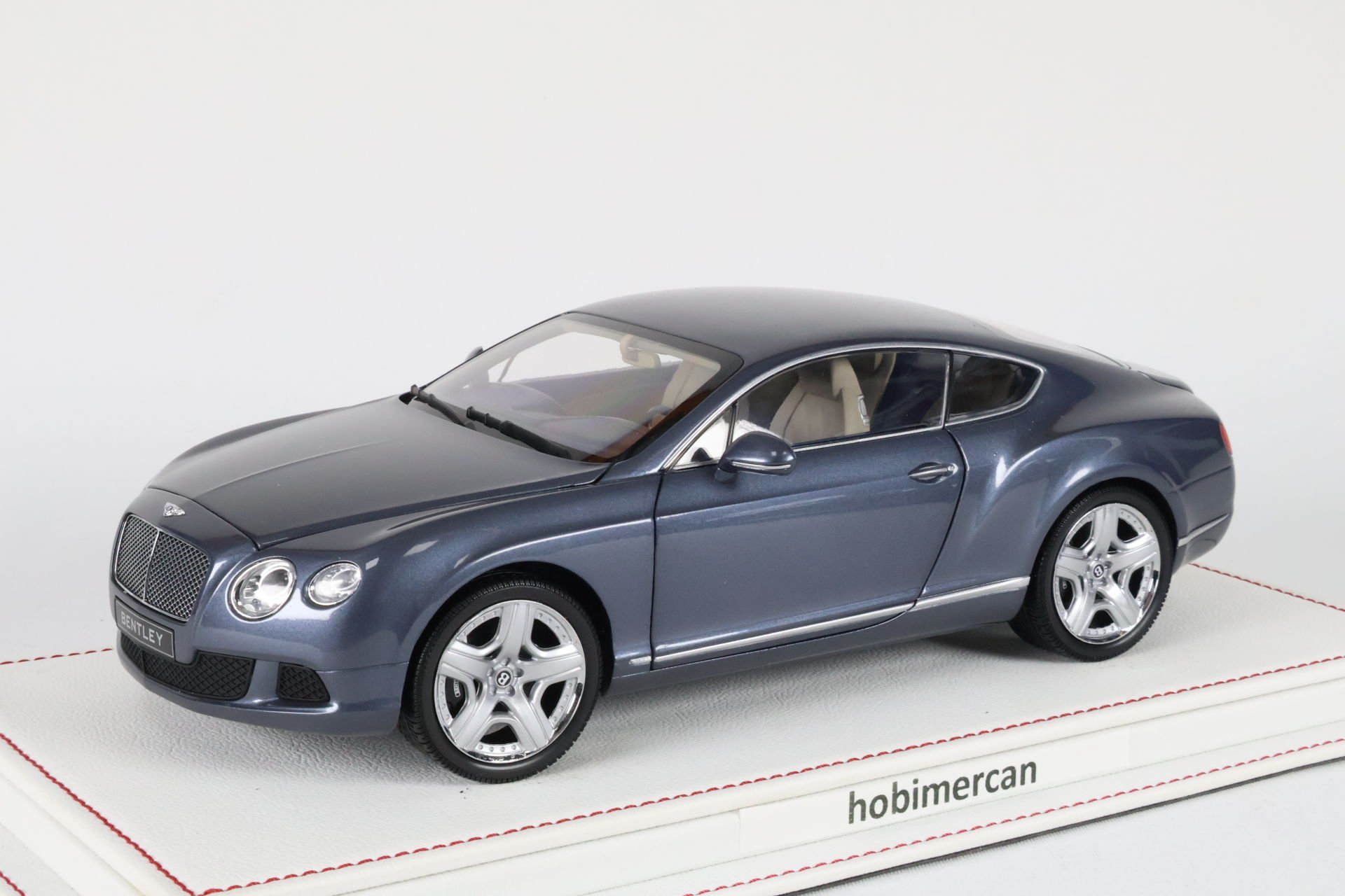 MINICHAMPS - BENTLEY - CONTINENTAL GT COUPE 2011