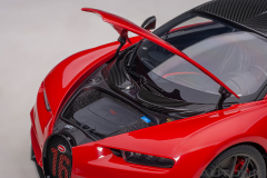 1/18 AUTOART Bugatti Chiron Sport (Italian Red/Carbon) - 70996