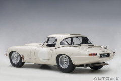1/18 AUTOART Jaguar Lightweight E-Type (White) - 73649