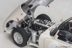 1/18 AUTOART Jaguar Lightweight E-Type (White) - 73649