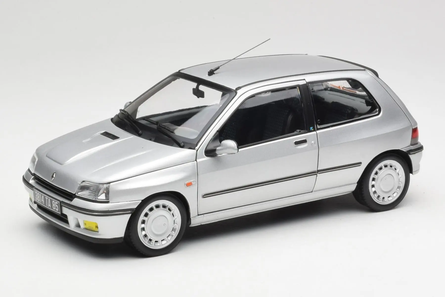1/18 NOREV - RENAULT - CLIO 16S 1992