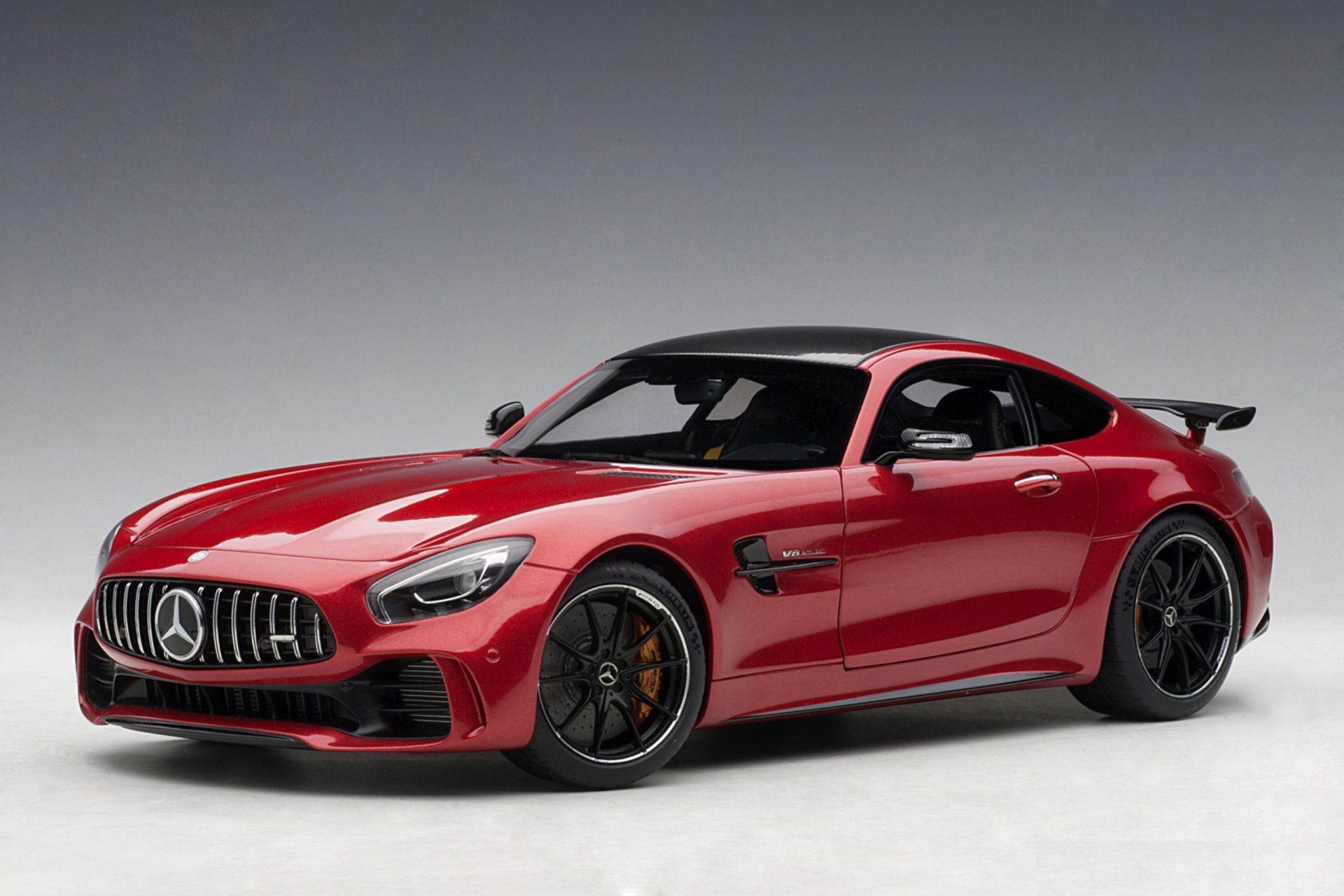 AUTOART - MERCEDES BENZ - GT-R AMG V8 BITURBO 2017