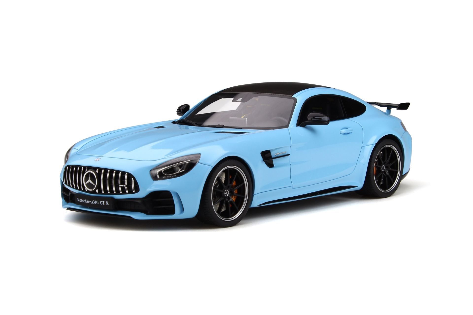 GT-SPIRIT - MERCEDES BENZ - GT-R AMG V8 BITURBO 2017