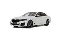GT-SPIRIT - BMW - 5-SERIES 545e xDRIVE M-SPORT (F90) 2023