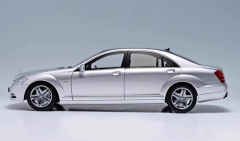 Motorhelix Mercedes-Benz S-Class S600L W221 (Silver) Diecast Car Model with Extra Engine