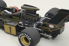 AUTOART - LOTUS - F1 72E N 1 SEASON 1973 E.FITTIPALDI - WITH DRIVER FIGURE