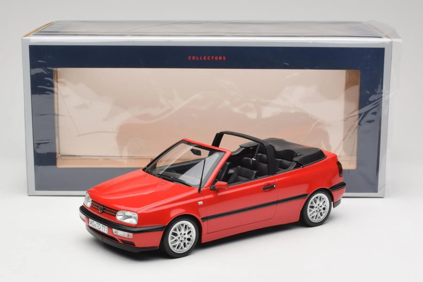 1/18 NOREV - VOLKSWAGEN - GOLF 3-SERIES CABRIOLET 1995