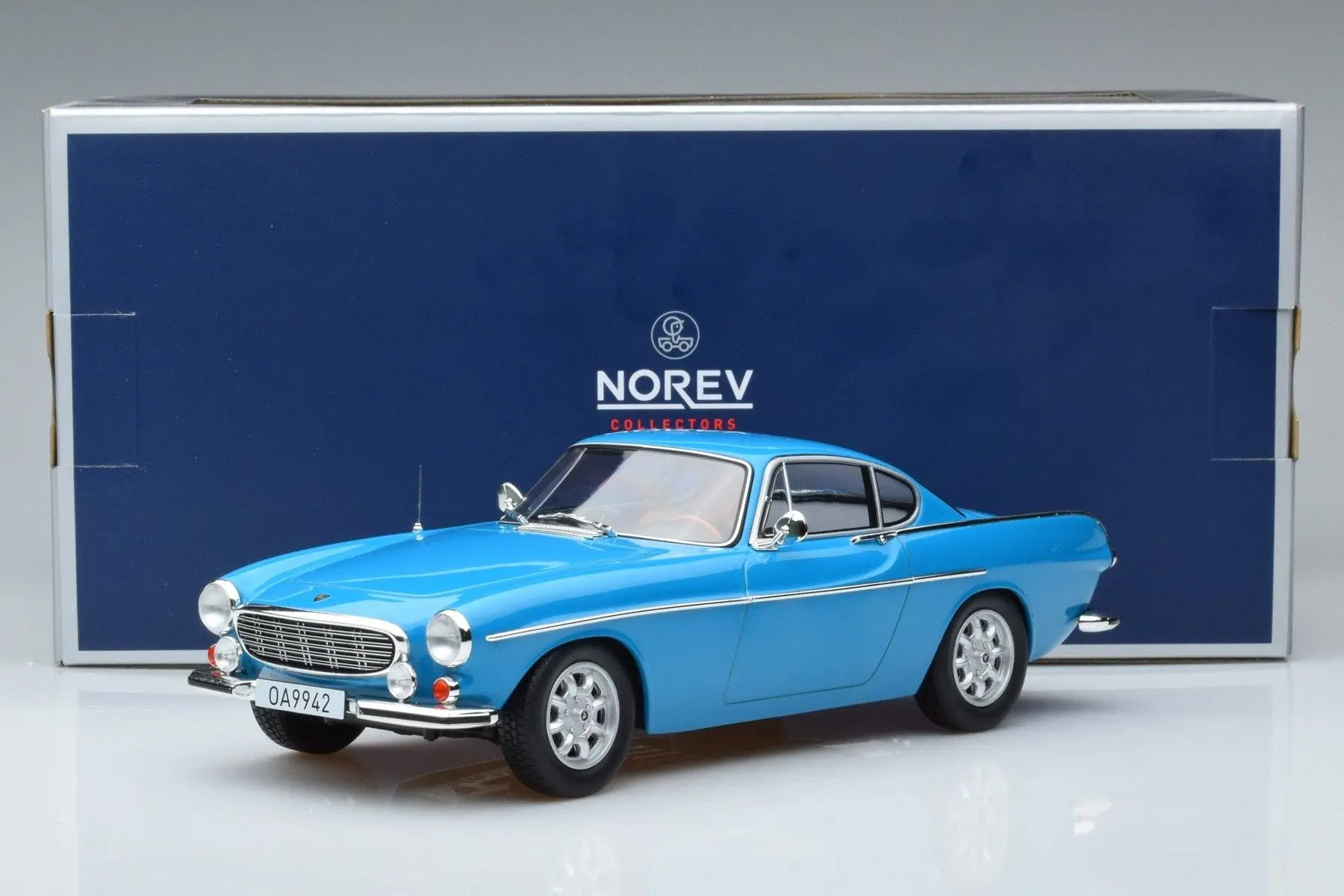 1/18 NOREV - VOLVO - 1800 S 1969