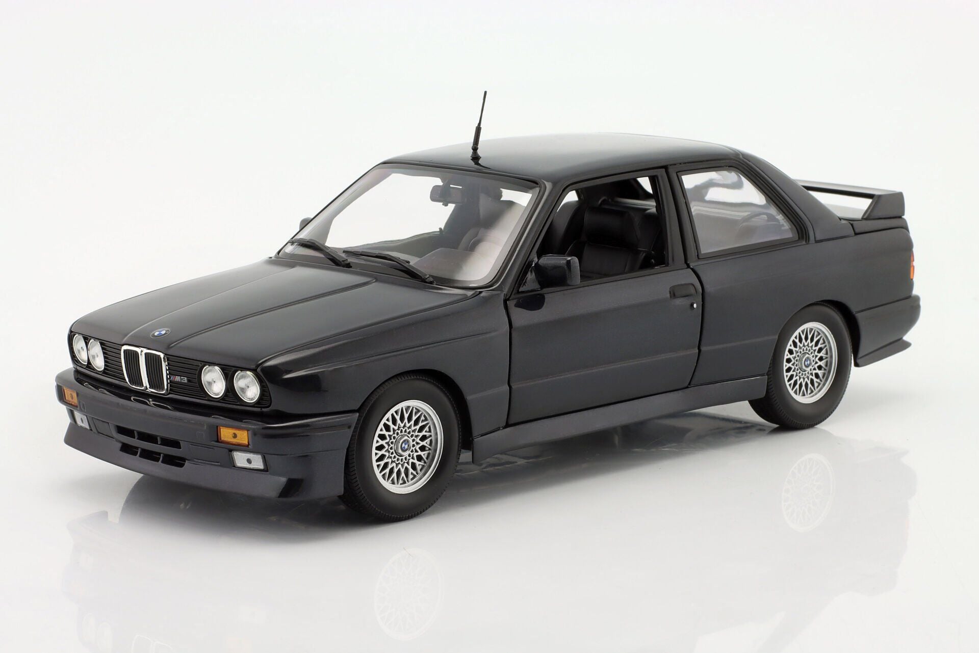 MİNİCHAMPS BMW - 3-SERIES M3 (E30) 1987