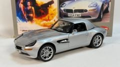 KYOSHO - BMW - Z8 SPIDER 1999 - 007 JAMES BOND - WITH ACCESSORIES - THE WORLD IS NOT ENOUGH - IL MONDO NON BASTA