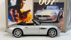 KYOSHO - BMW - Z8 SPIDER 1999 - 007 JAMES BOND - WITH ACCESSORIES - THE WORLD IS NOT ENOUGH - IL MONDO NON BASTA