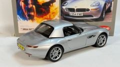 KYOSHO - BMW - Z8 SPIDER 1999 - 007 JAMES BOND - WITH ACCESSORIES - THE WORLD IS NOT ENOUGH - IL MONDO NON BASTA
