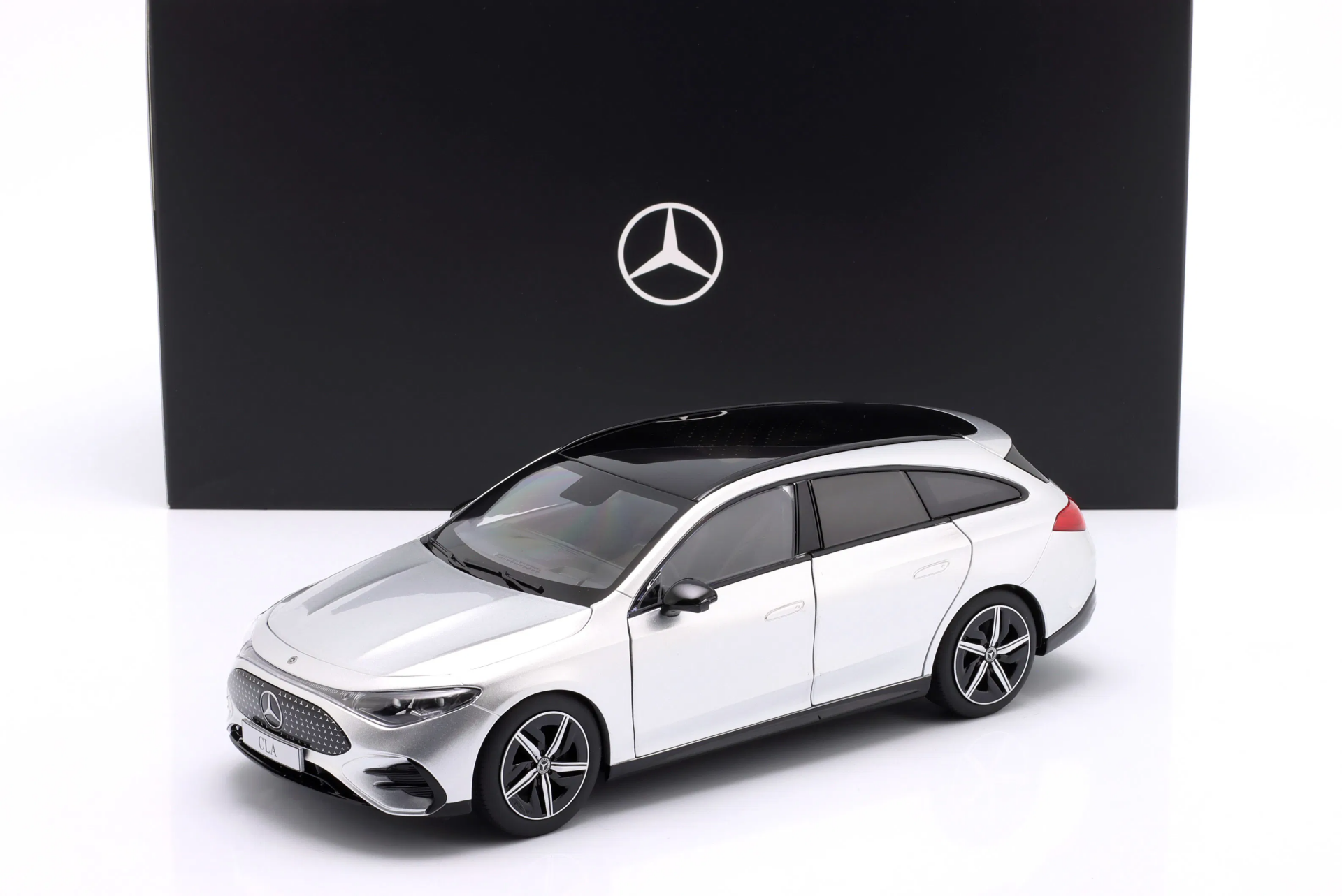 1/18 NZG Mercedes-Benz CLA Shooting Brake (X174) high-tech silver