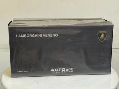 AUTOART - LAMBORGHINI - VENENO 2013