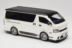 1/18 OTTO Toyota Hiace Super GL Pearl White - OT1136