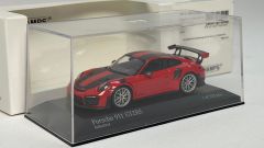 MINICHAMPS - PORSCHE - 911 991-2 GT2 RS WEISSACH PACKAGE 2018 - SILVER RIMS