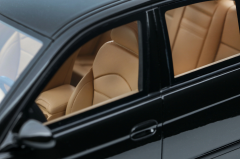 Ön Sipariş - 1/18 OTTO BMW E39 M5 BLACK SAPHIRE METALLIC 475 2000 - OT1338