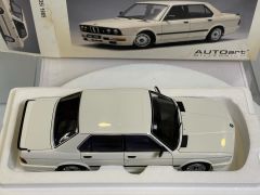 AUTOART - BMW - 5-SERIES M535i 1985