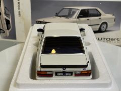 AUTOART - BMW - 5-SERIES M535i 1985