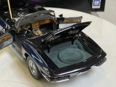 AUTOART - CHEVROLET - CORVETTE SPIDER MAKO SHARK 1961