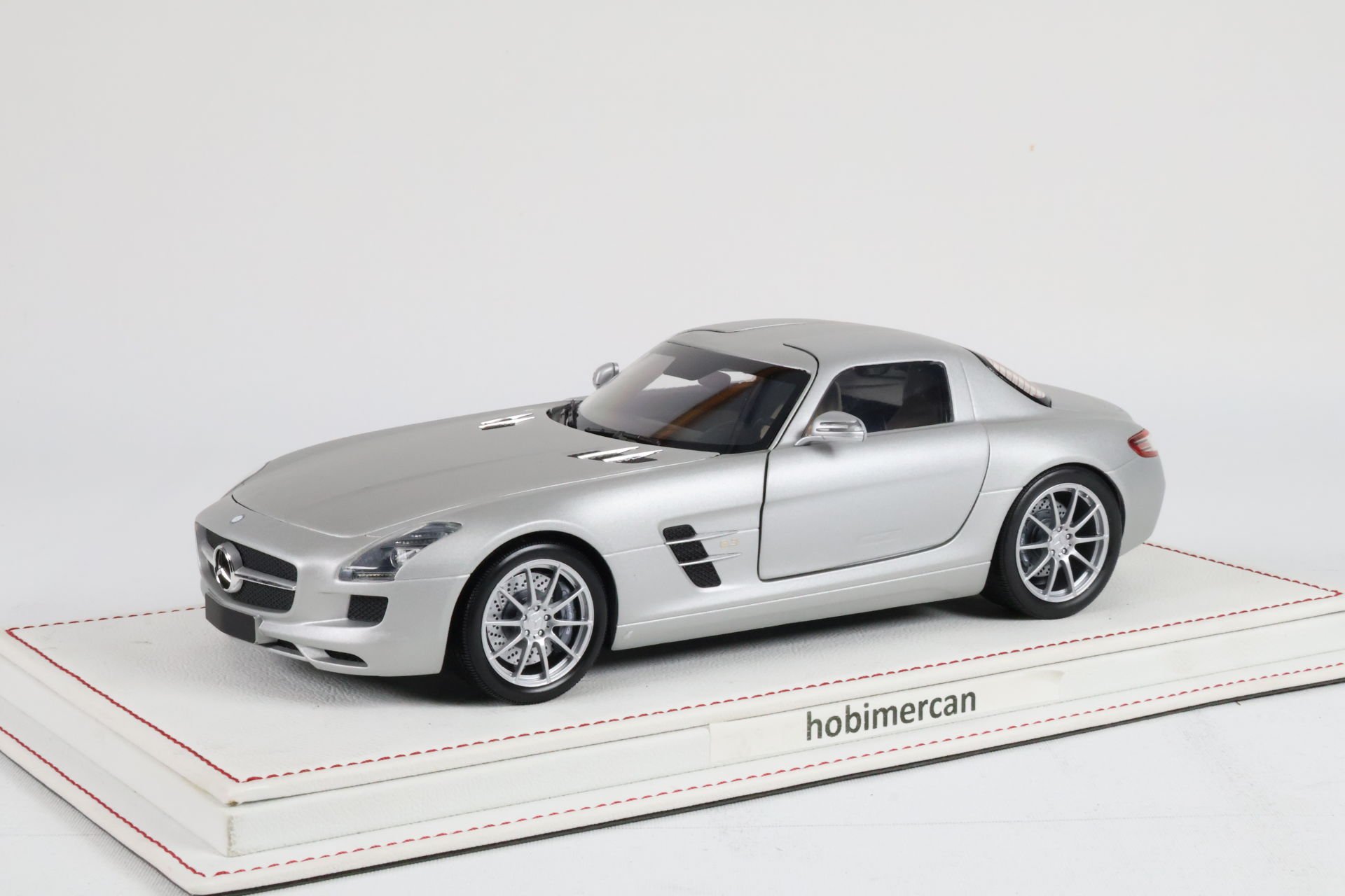MINICHAMPS - MERCEDES BENZ - SLS COUPE 6.3 AMG (C197) 2010