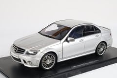 AUTOART - MERCEDES BENZ - C-CLASS C63 AMG 2008 CON SEDILI IN PELLE - WITH LEATHER SEATS