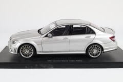 AUTOART - MERCEDES BENZ - C-CLASS C63 AMG 2008 CON SEDILI IN PELLE - WITH LEATHER SEATS