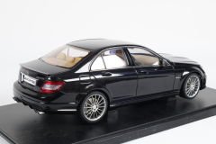 AUTOART - MERCEDES BENZ - C-CLASS C63 AMG 2008 CON SEDILI IN PELLE - WITH LEATHER SEATS