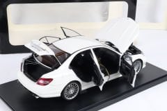 AUTOART - MERCEDES BENZ - C-CLASS C63 AMG 2008 CON SEDILI IN PELLE - WITH LEATHER SEATS