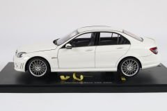 AUTOART - MERCEDES BENZ - C-CLASS C63 AMG 2008 CON SEDILI IN PELLE - WITH LEATHER SEATS