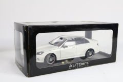 AUTOART - MERCEDES BENZ - C-CLASS C63 AMG 2008 CON SEDILI IN PELLE - WITH LEATHER SEATS