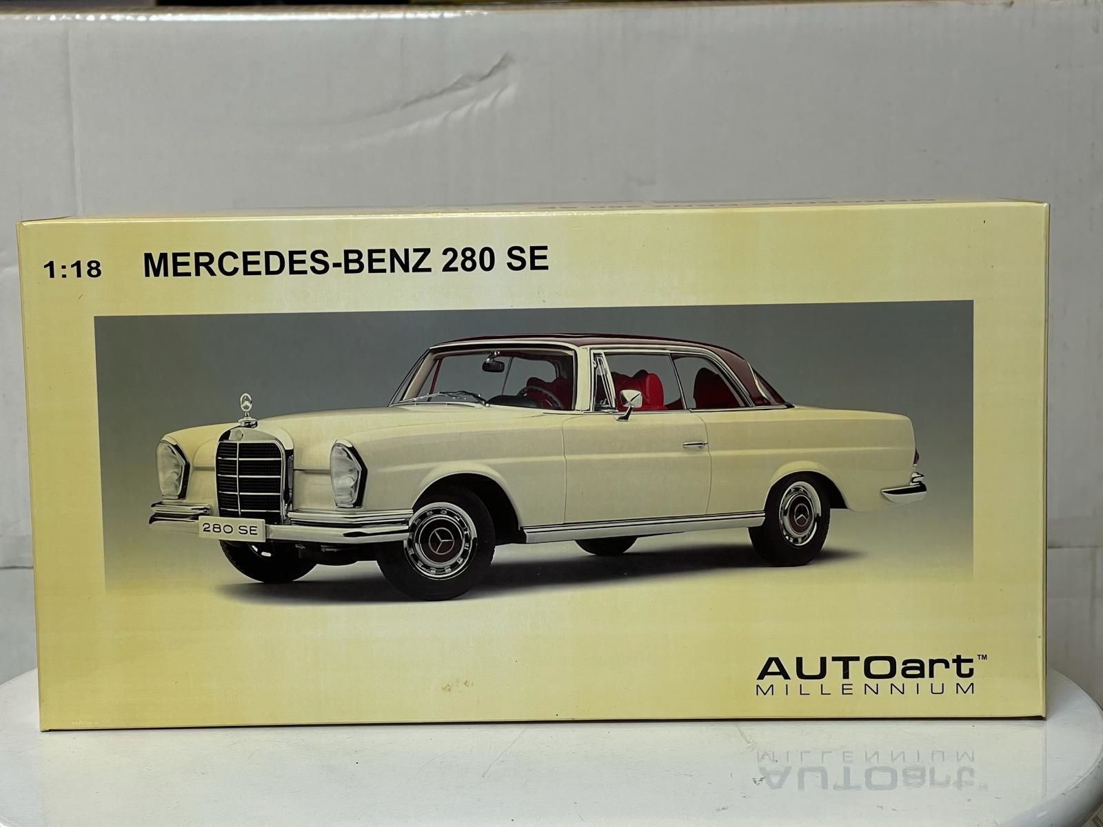 AUTOART - MERCEDES BENZ - 280SE COUPE 1968