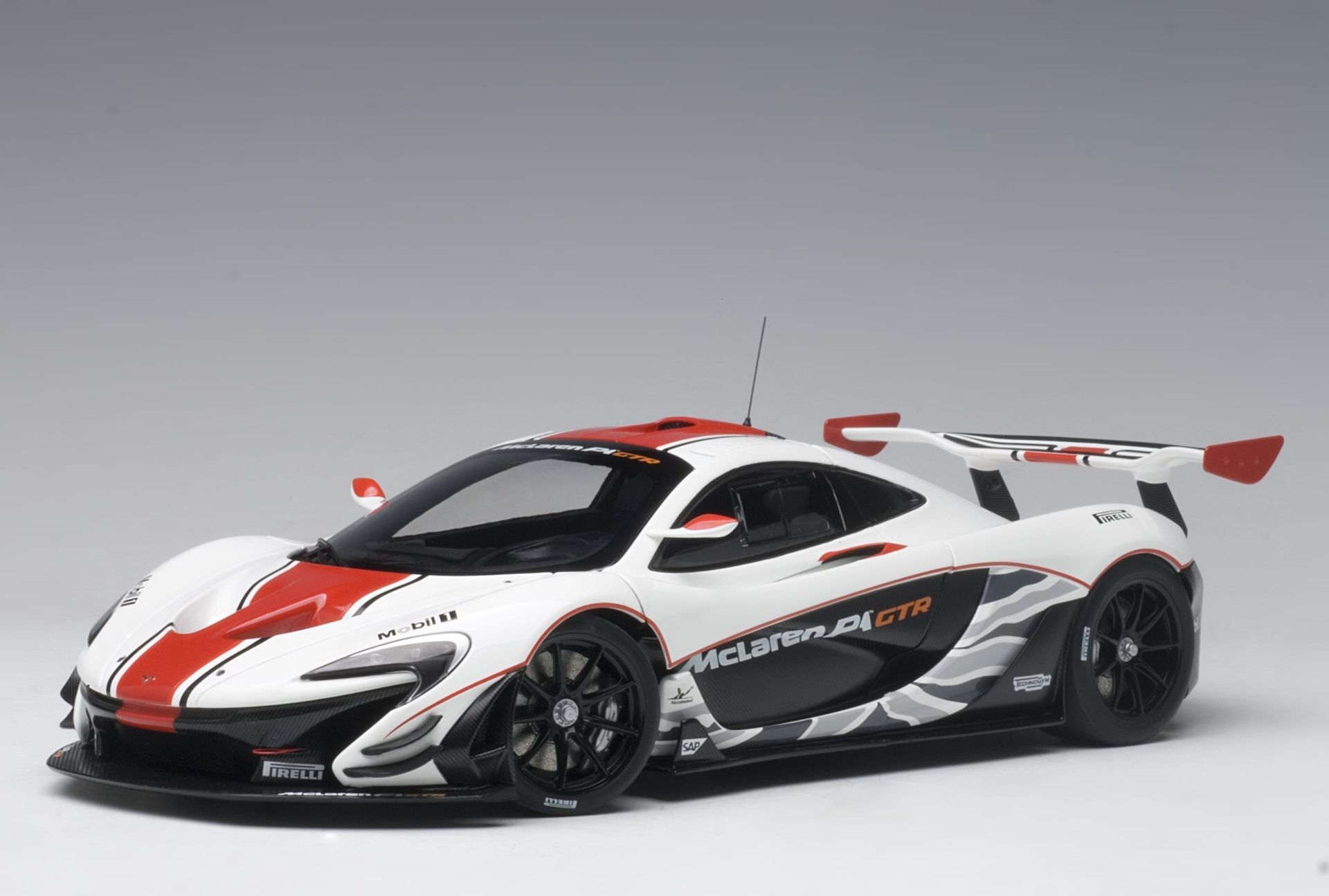 AUTOART - McLAREN - P1 GTR 2015