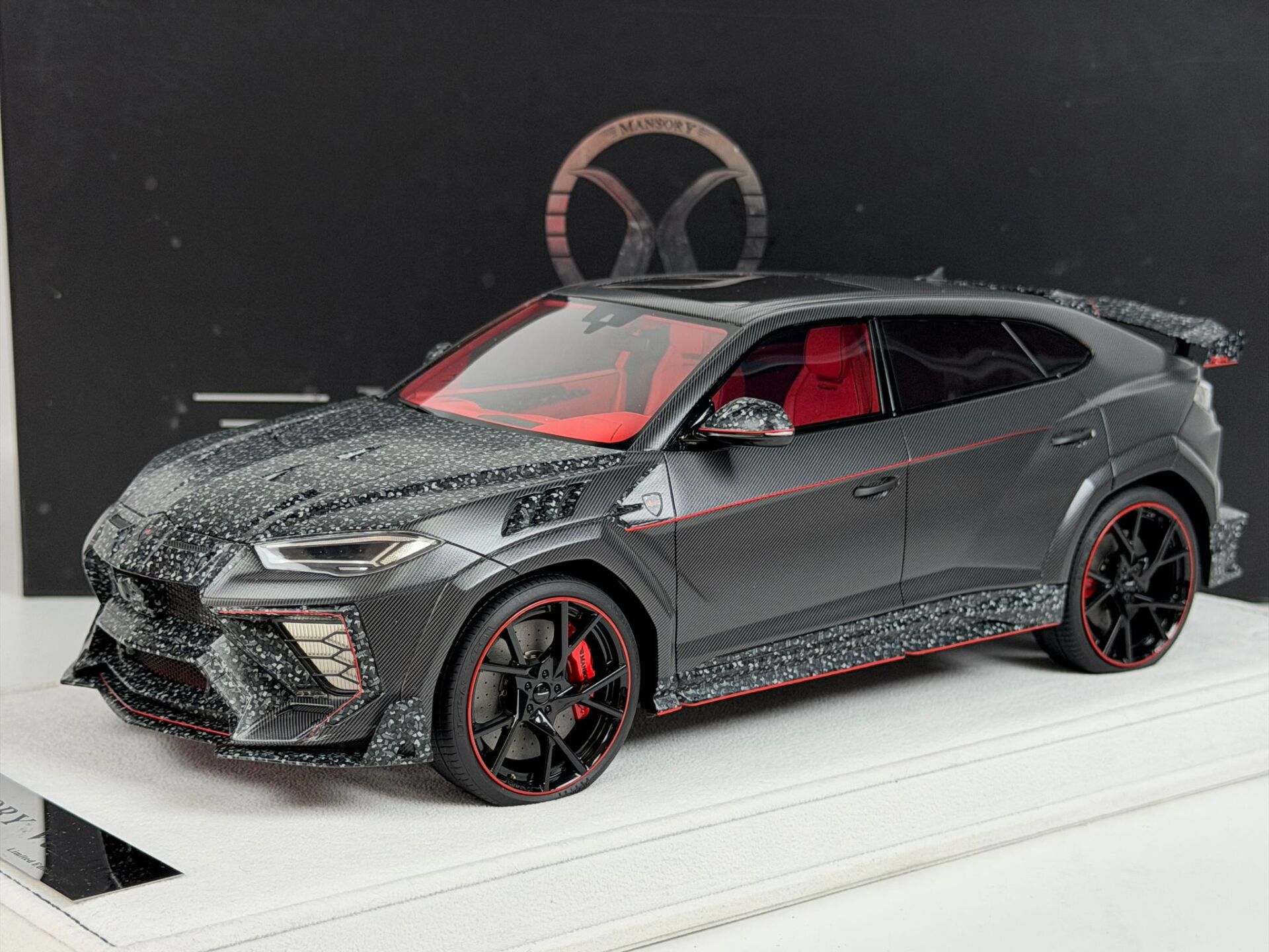 1/18 MANSORY LAMBORGHINI URUS - MY18-UVGR