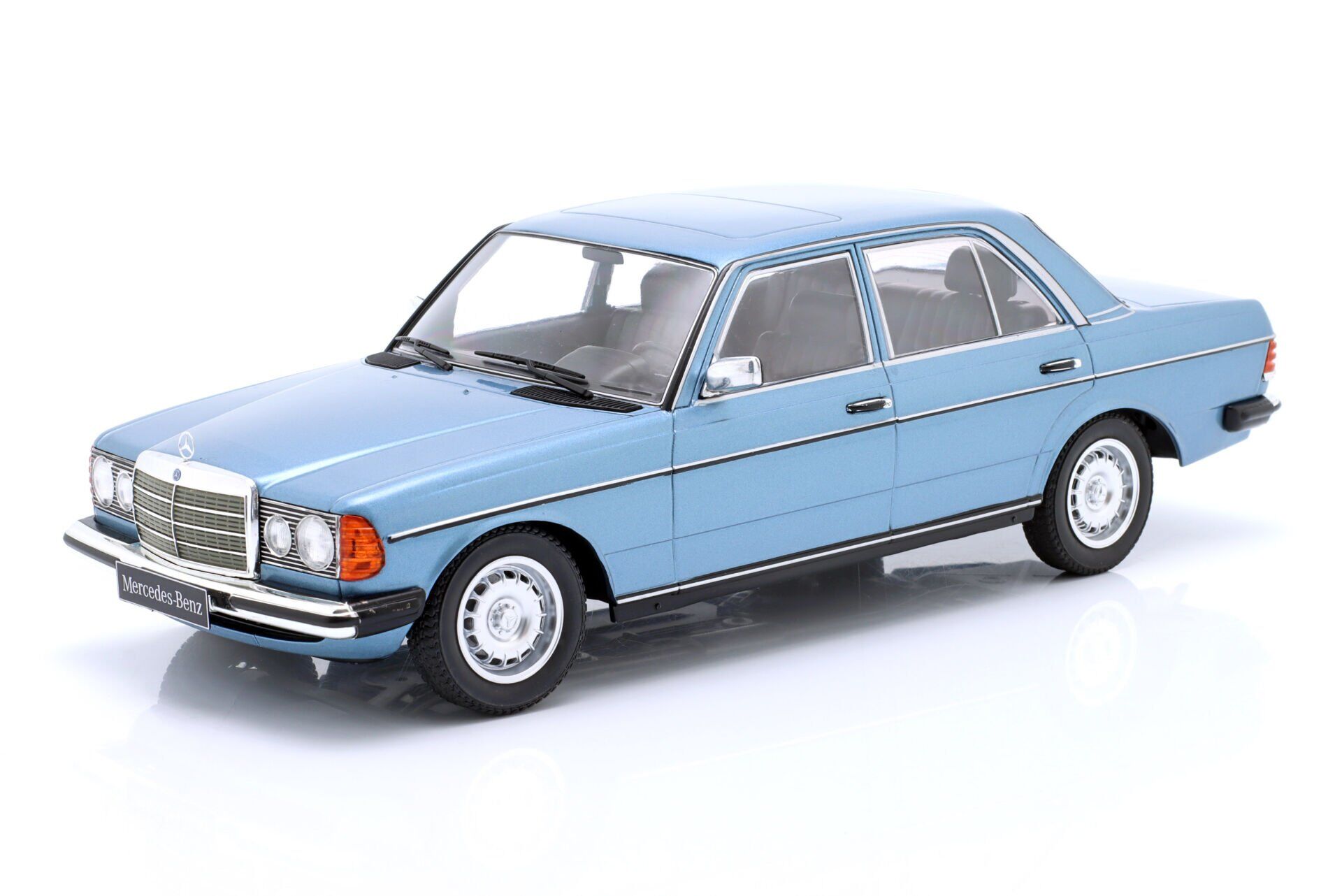 KK-SCALE - MERCEDES BENZ - E-CLASS 230E (W123) 1975