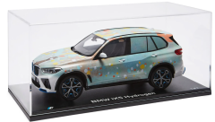 1/18 SPARK-MODEL - BMW - iX5 HYDROGEN (G05) 2025 - ART CAR BY ALVARO BARRINGTON - CON VETRINA - WITH SHOWCASE
