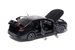 1/18 Minichamps BMW i7 M70 (G70) - 110023701