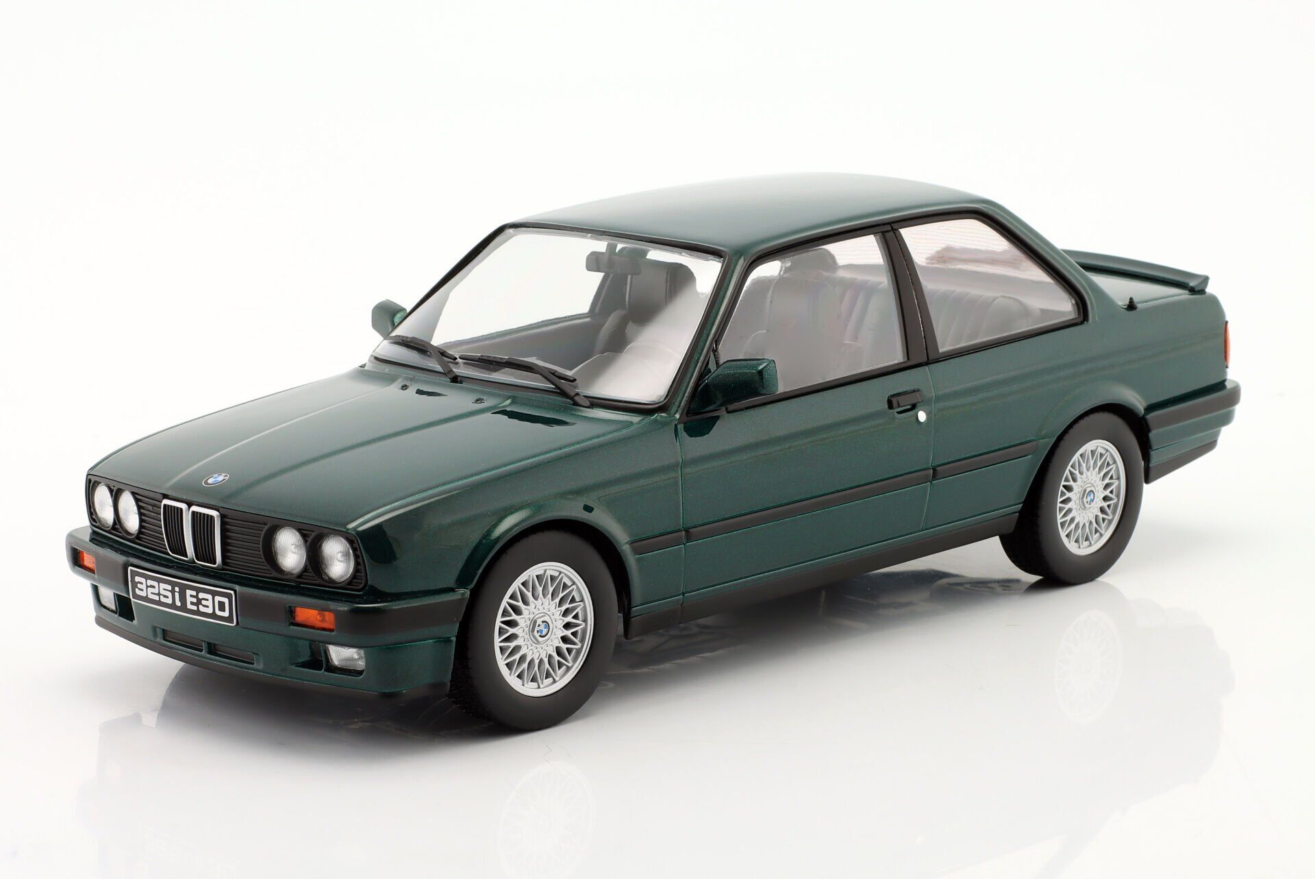 KK-SCALE - BMW - 3-SERIES 325i (E30) M-PACKAGE 1987
