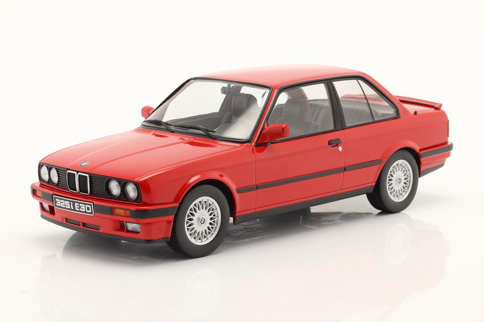 KK-SCALE - BMW - 3-SERIES 325i (E30) M-PACKAGE 1987