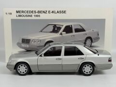 1/18 AUTOART MERCEDES-BENZ E320 LIMOUSINE W124 SILVER - 76271