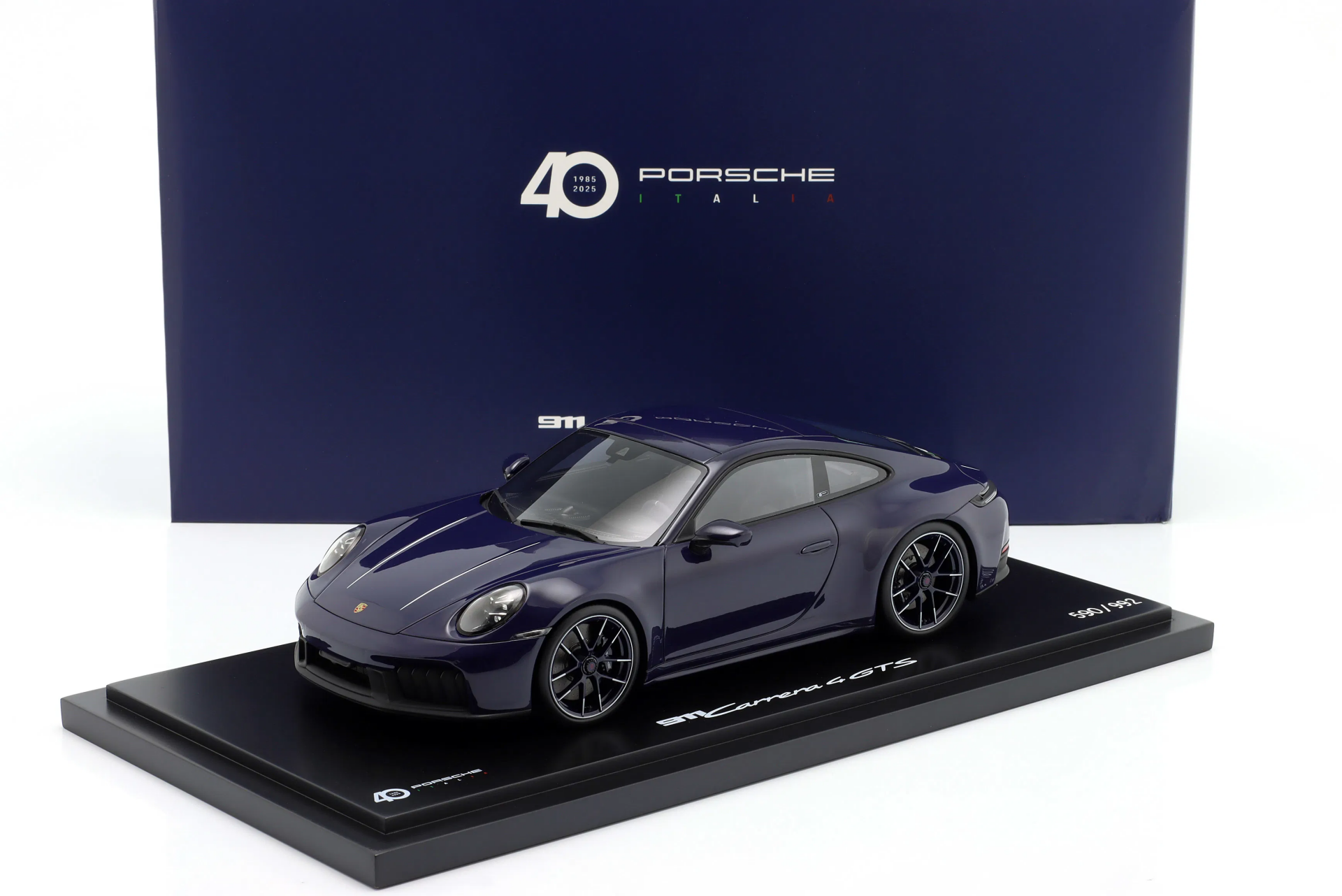 1/18 SPARK Porsche 911 (992.2) Carrera 4 GTS 40 Years Porsche Italy 2025 Blusogno - WAP0210560TGTS