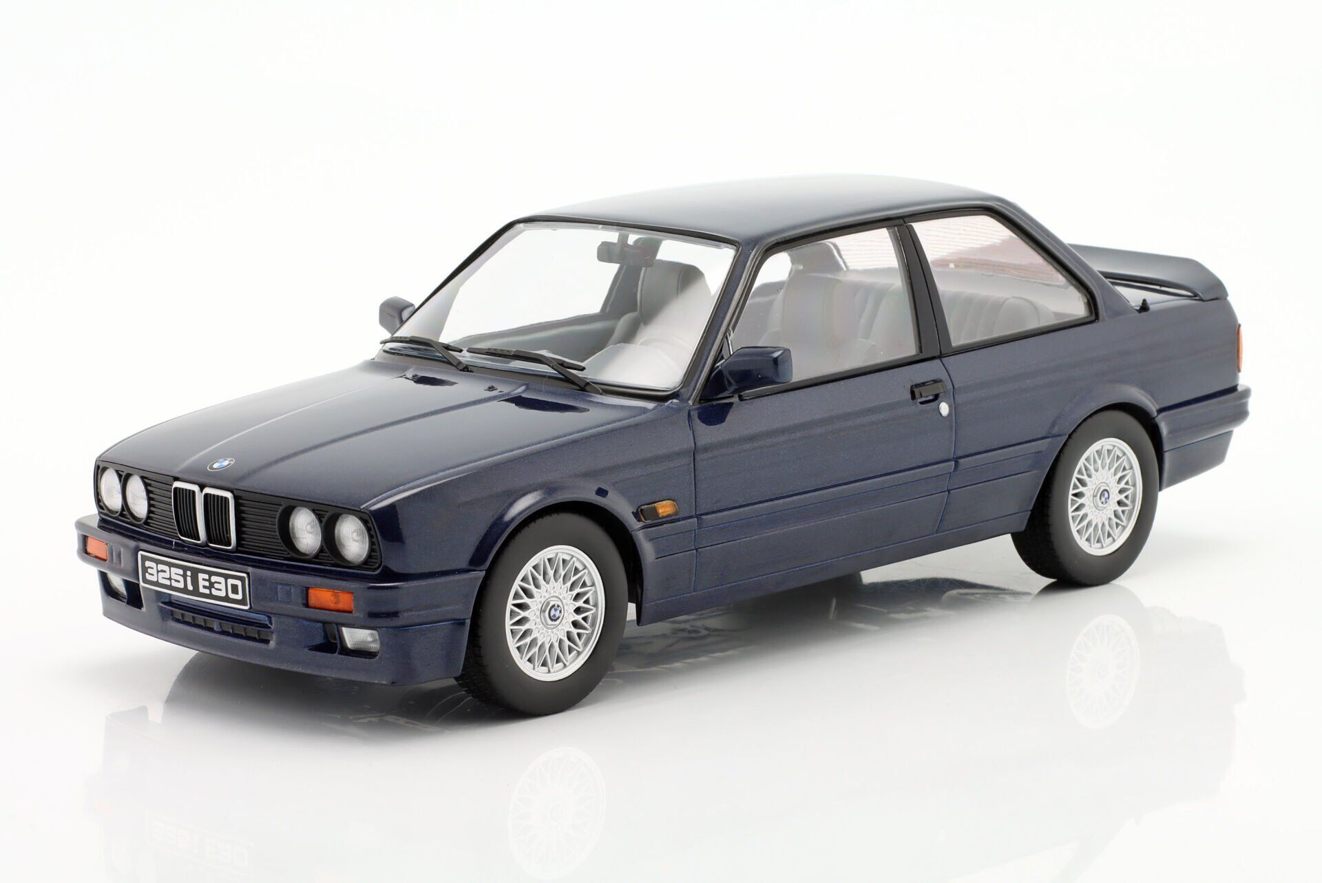 KK-SCALE - BMW - 3-SERIES 325i (E30) M-PACKAGE 1987