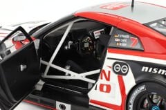 AUTOART - NISSAN - GT-R NISMO GT3 N 35A WINNER 12h BATHURST ENDURANCE RACE 2015 STRAUSS - CHIYO - REIP
