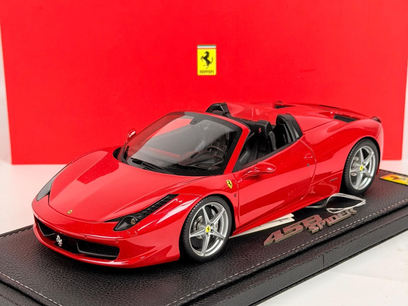1/18 BBR-MODELS - FERRARI - 458 ITALIA 8C SPIDER IAA FRANKFURT 2011