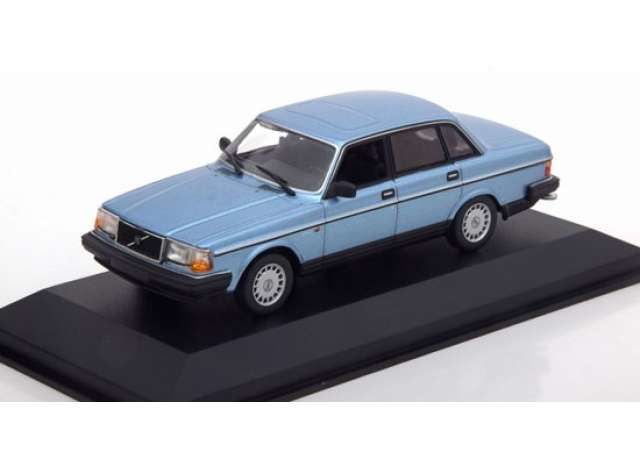 1986 Volvo 240 GL, dark blue