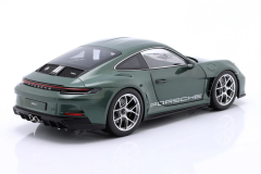 Ön Sipariş - 1/18 Norev Porsche 911 (992) S/T malachite green - 187472