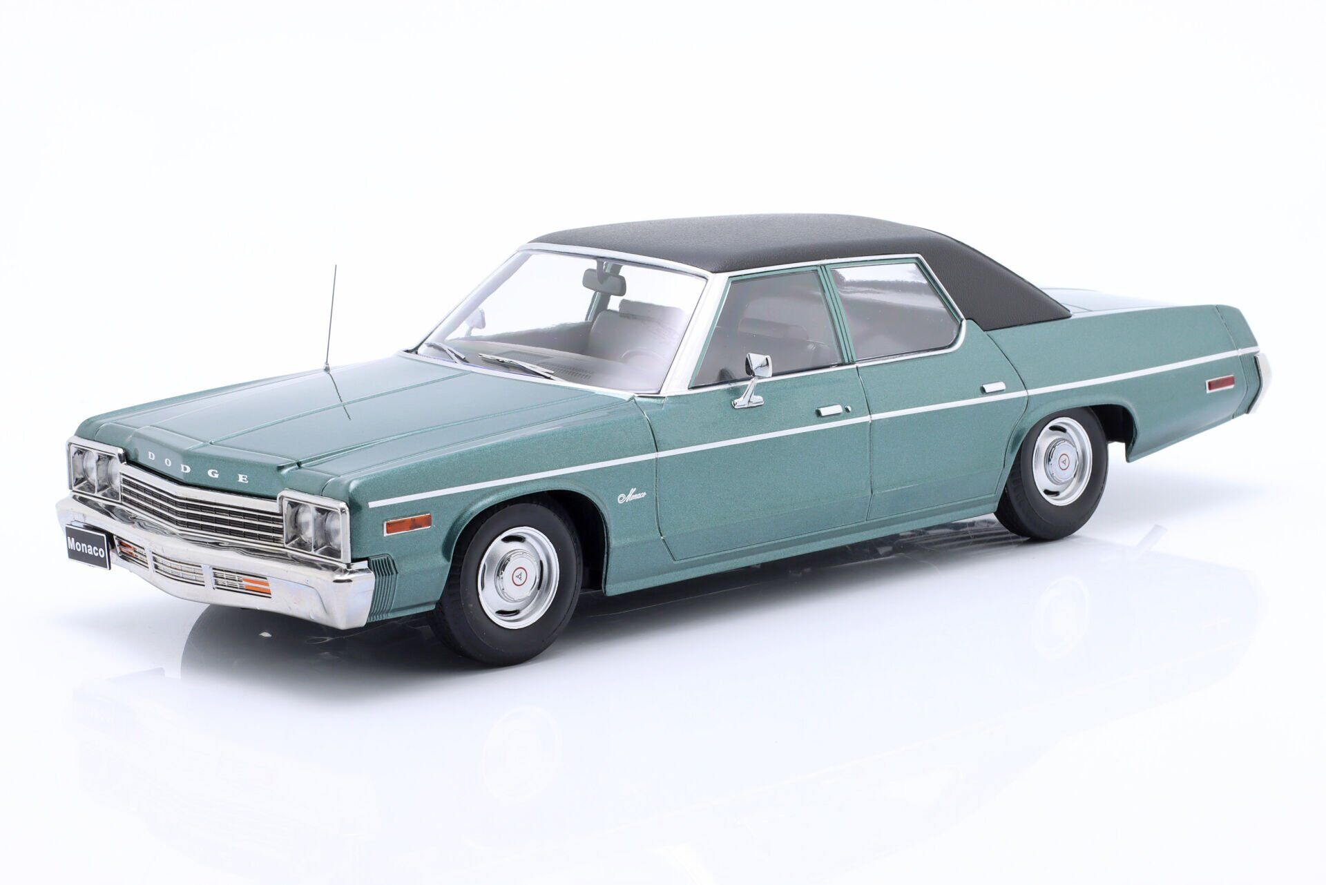 KK-SCALE - DODGE - MONACO 1974